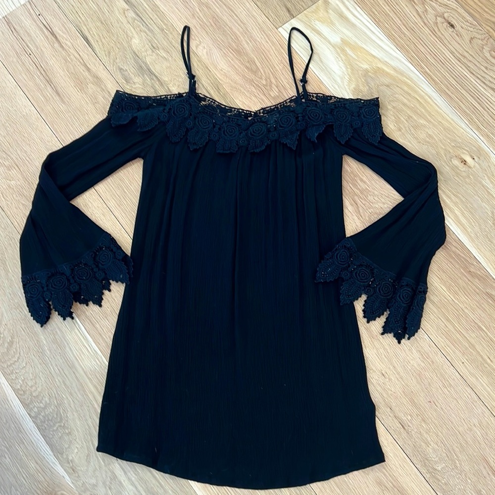 Black lace tank off shoulder black dress. Forever 21